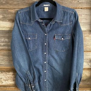 Levi’s Long Sleeve Denim Shirt